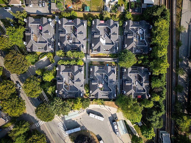 118 2960 E 29th Avenue