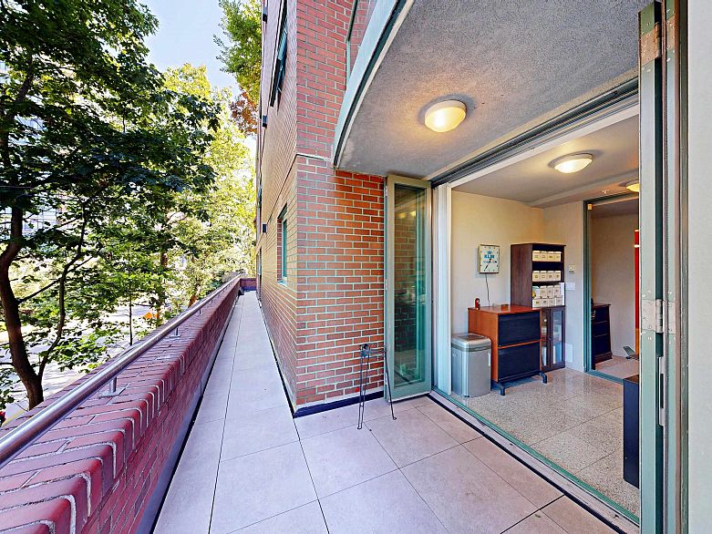 301 1888 Alberni Street