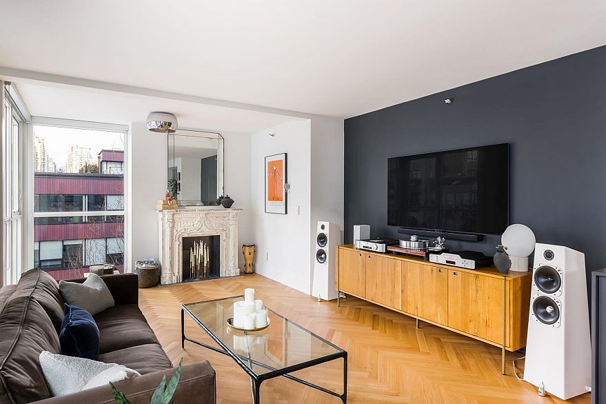 806 1318 Homer Street