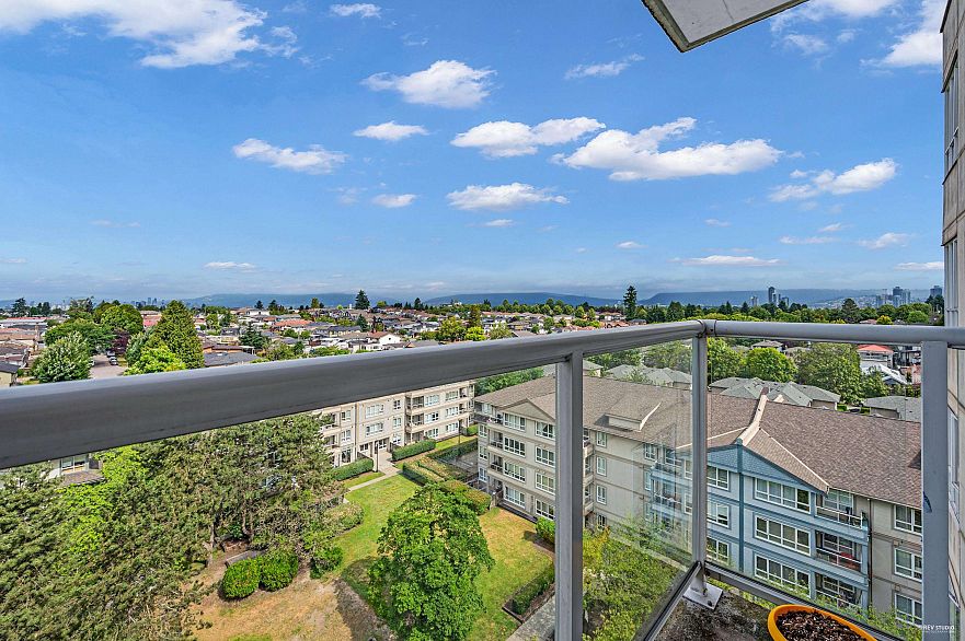 1007 3489 Ascot Place