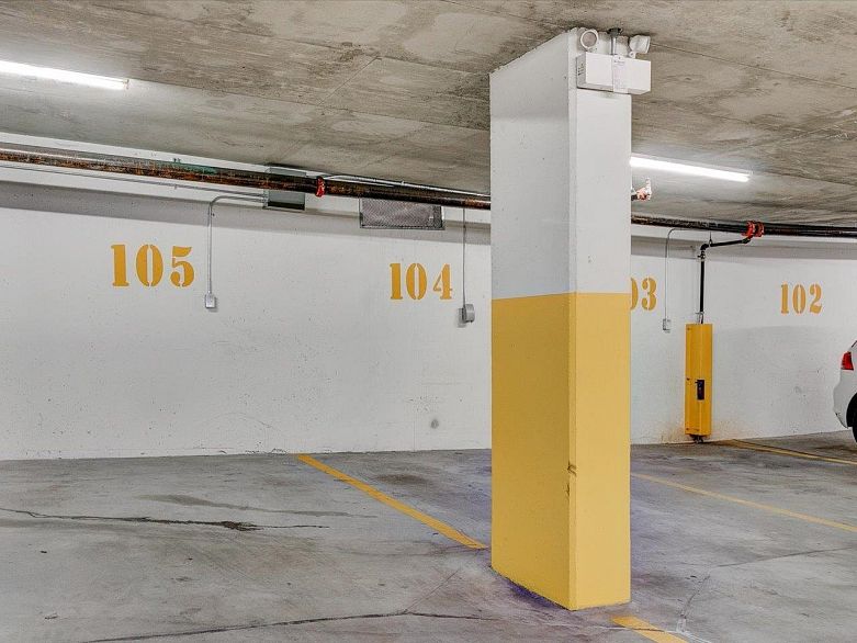 301 1275 Hamilton Street