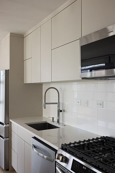 1403 989 Beatty Street