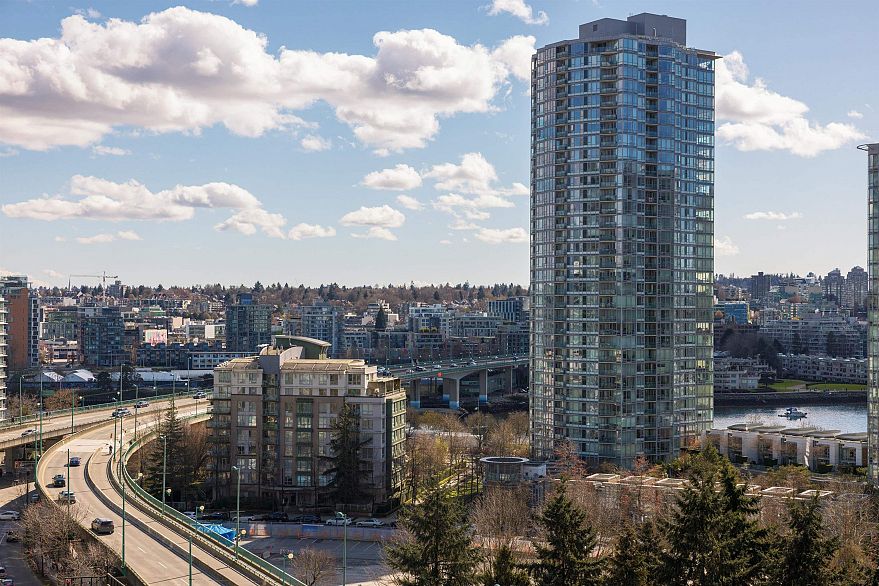 1403 989 Beatty Street