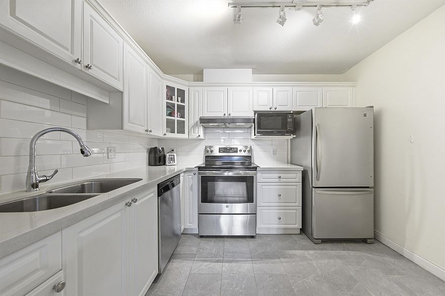 105 5735 Hampton Place