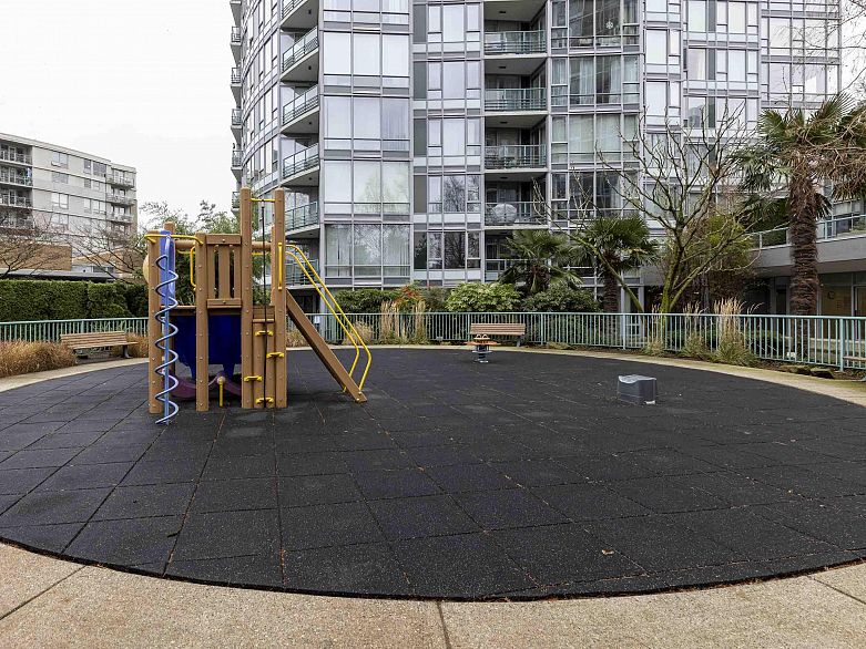 3805 1033 Marinaside Crescent