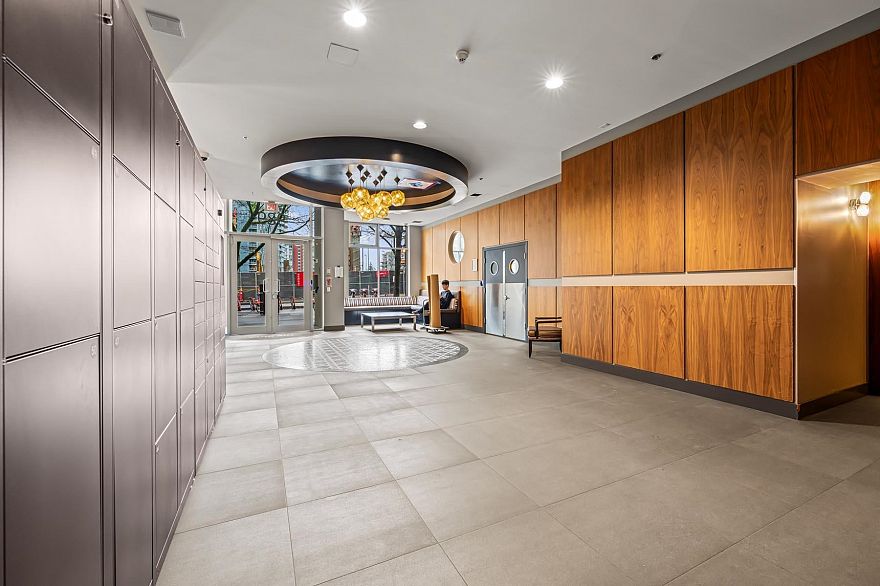 305 989 Beatty Street