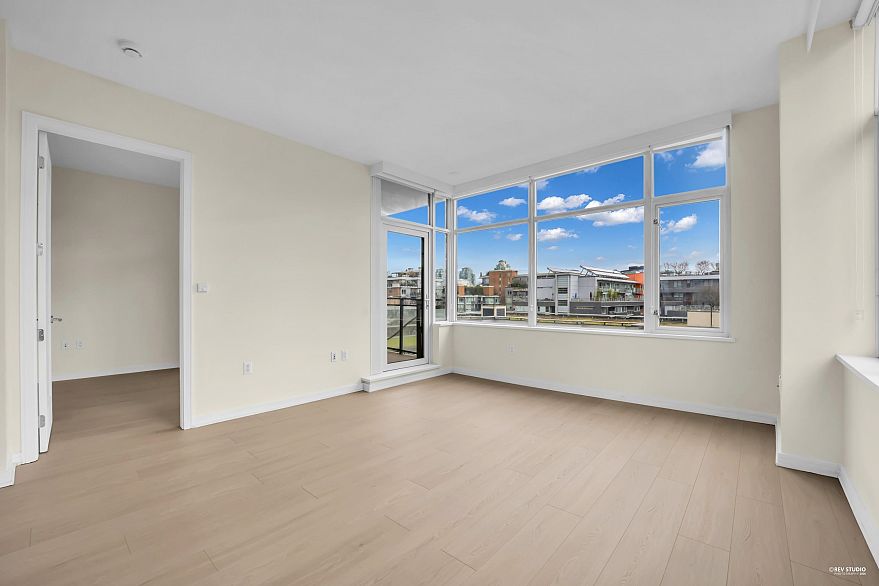 704 181 W 1st Avenue