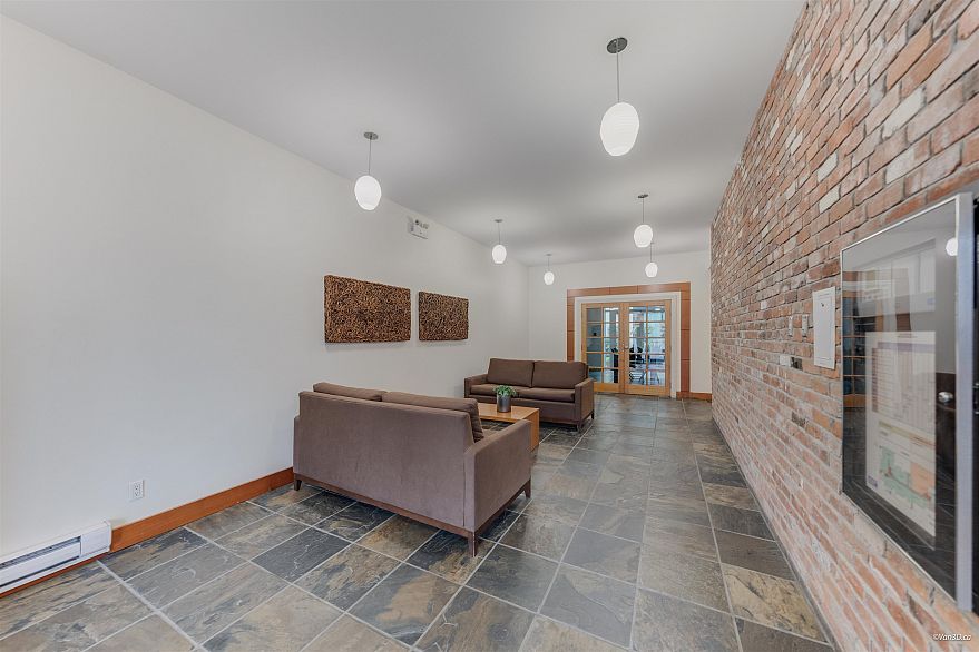 321 2515 Ontario Street