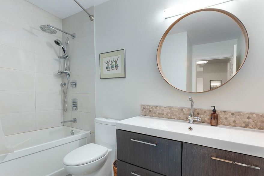 102 3981 Fraser Street