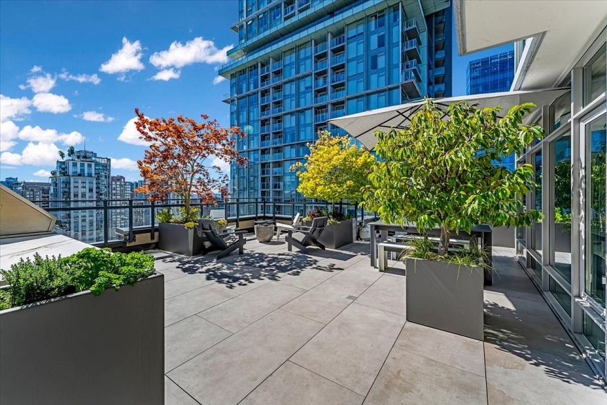 2602 788 Richards Street