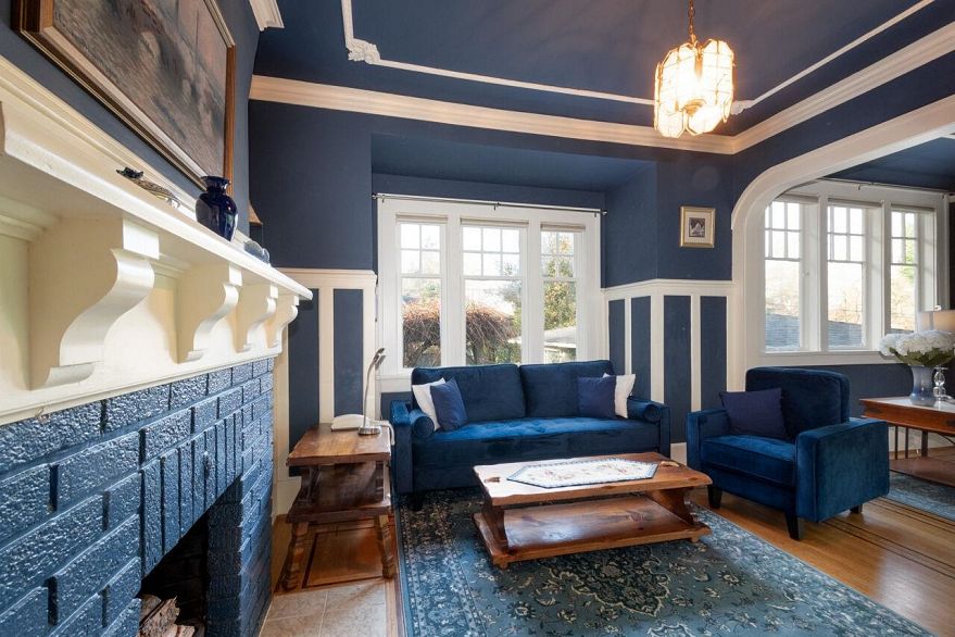 4825 Connaught Drive