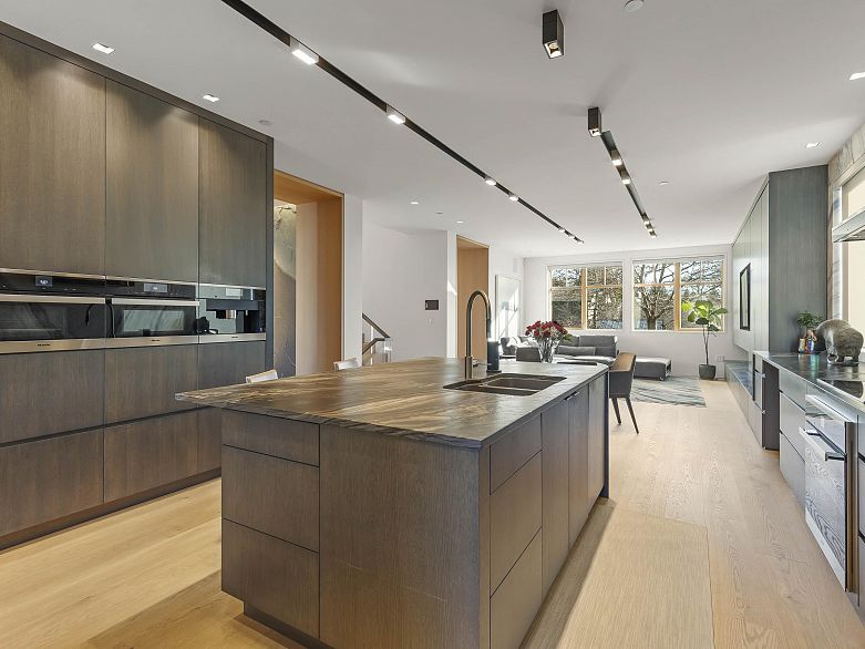 6021 Collingwood Place