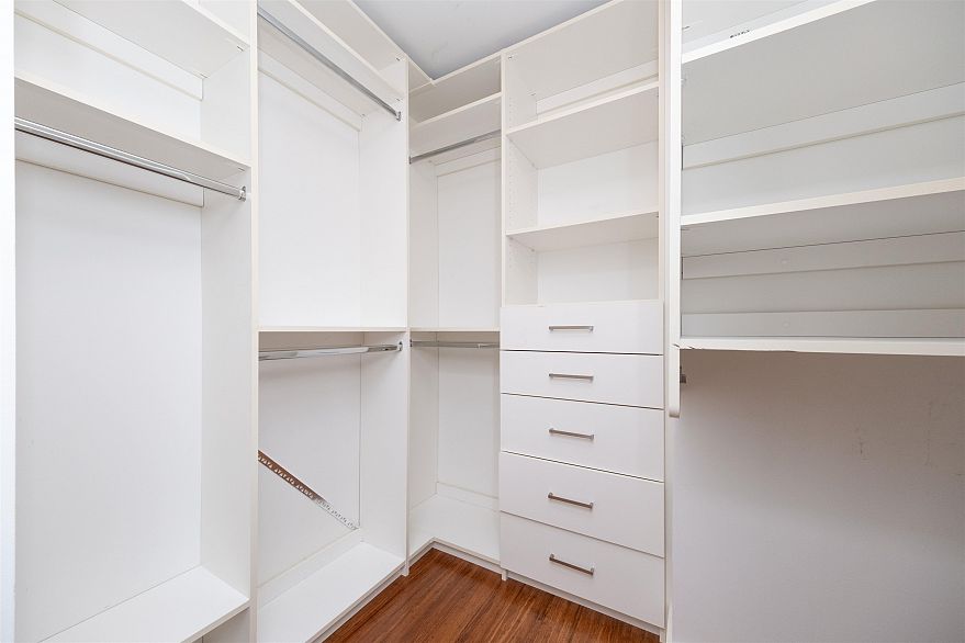 301 930 Cambie Street