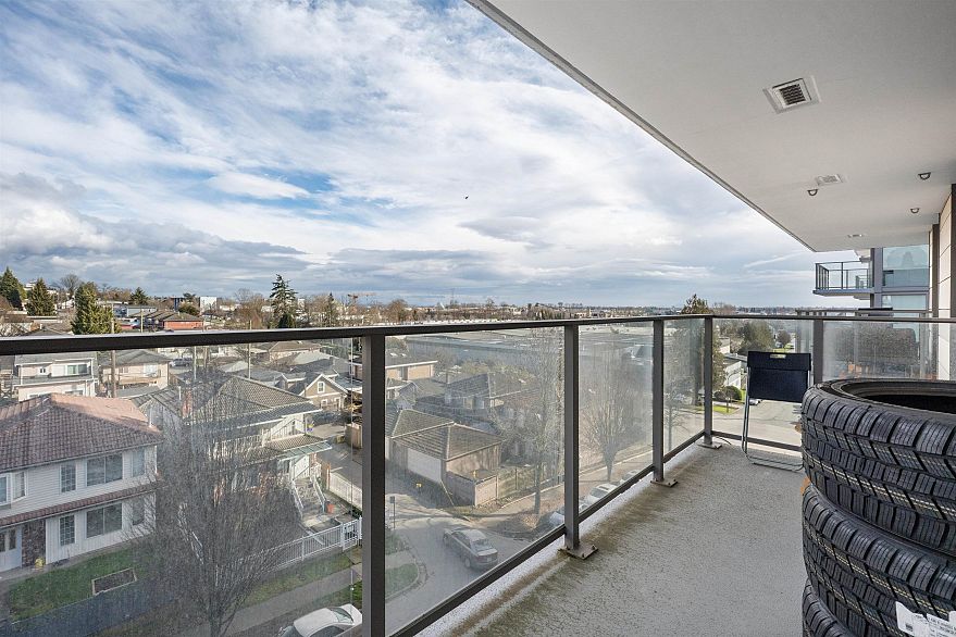 506 8121 Chester Street