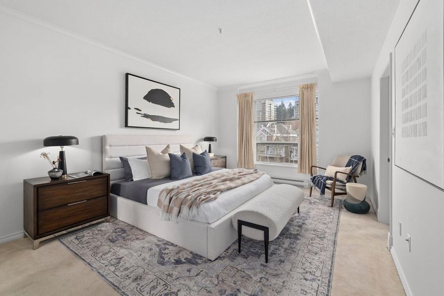 207 5760 Hampton Place