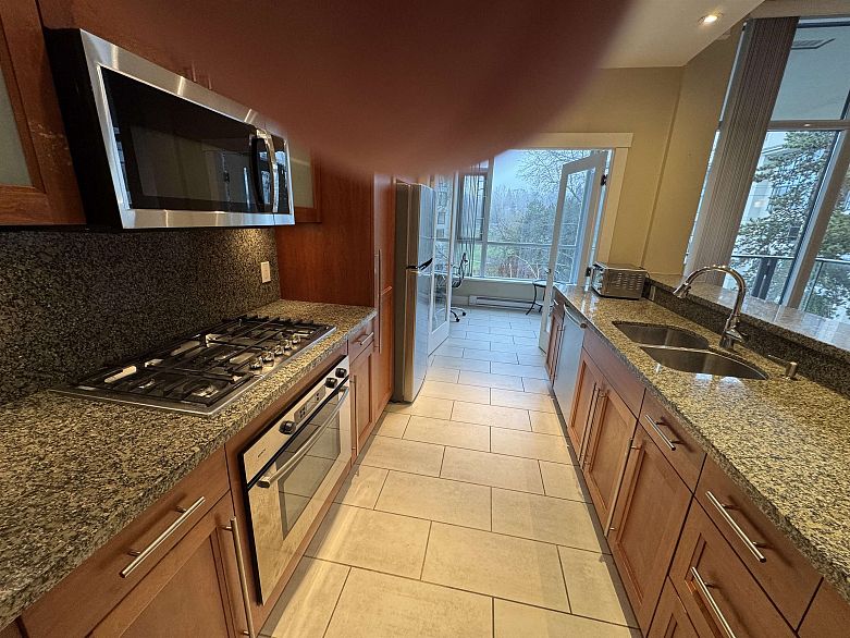 609 4685 Valley Drive