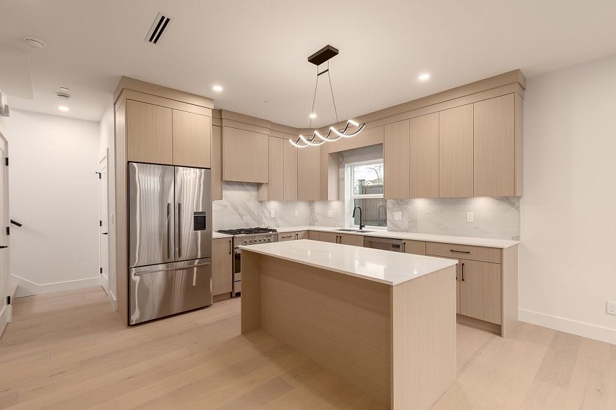 1 3506 E Pender Street