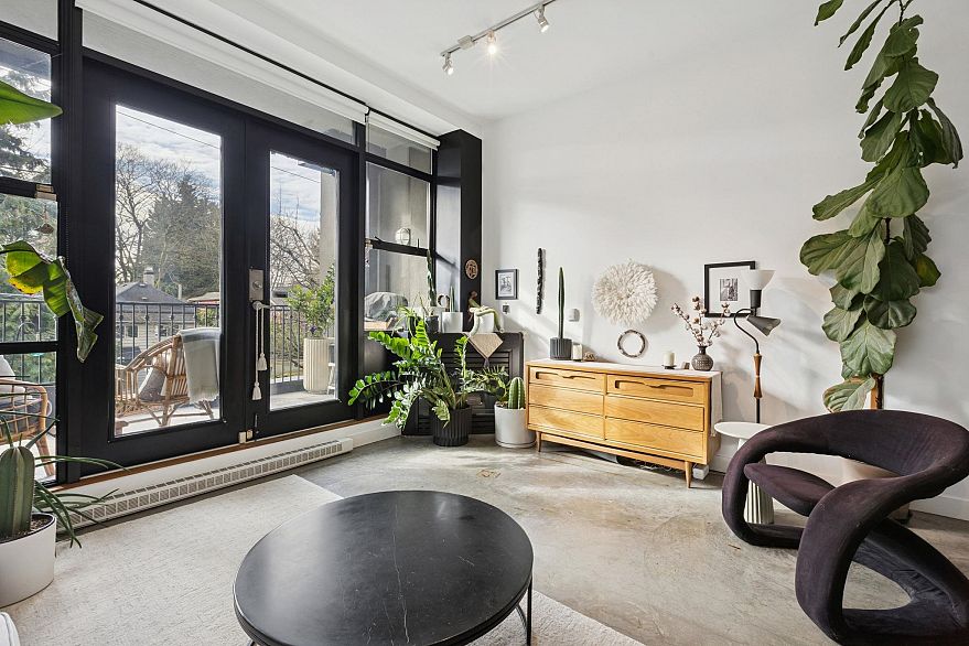 10 2156 W 12th Avenue