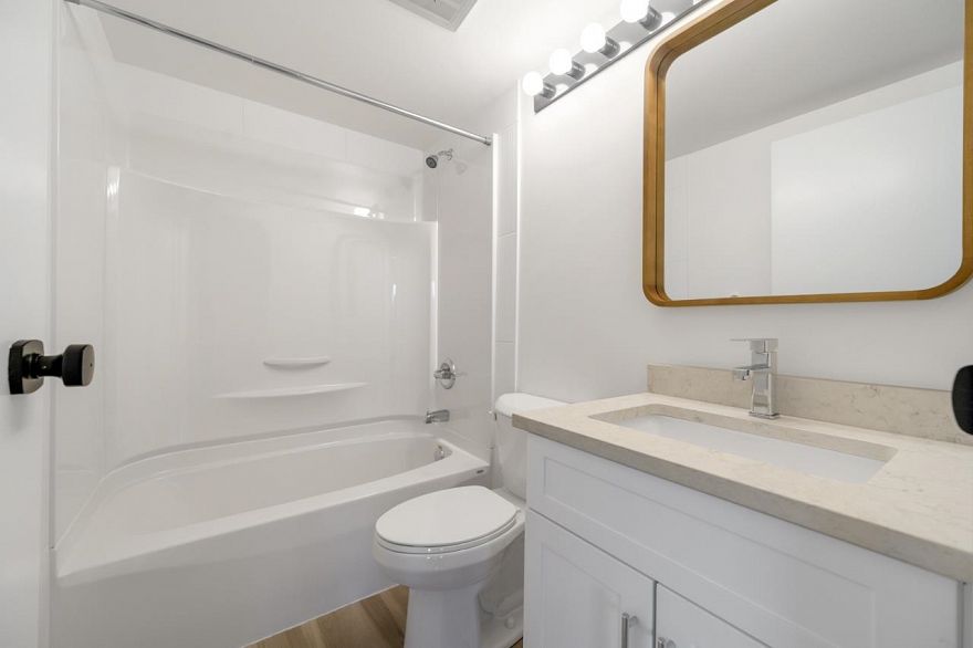 101 1545 E 2nd Avenue