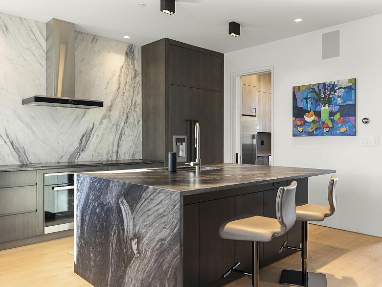 6021 Collingwood Place