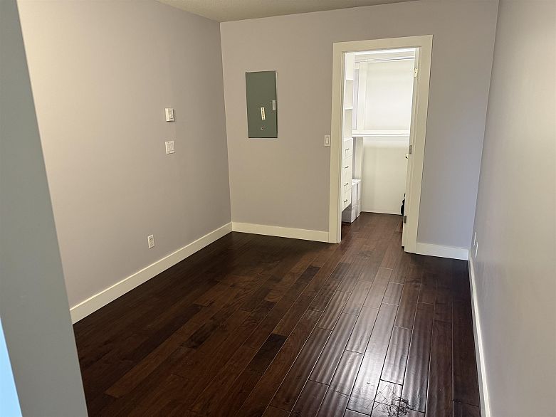 211 5723 Balsam Street