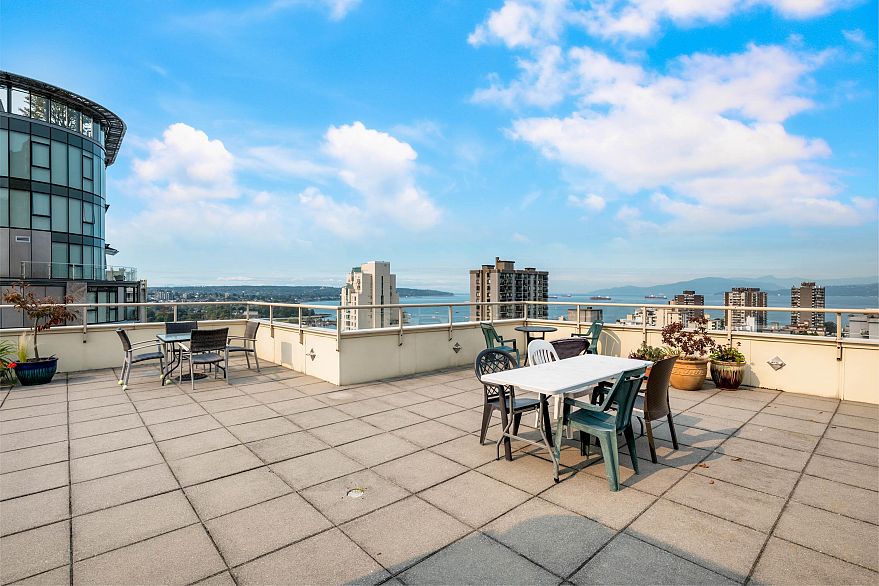 906 1250 Burnaby Street