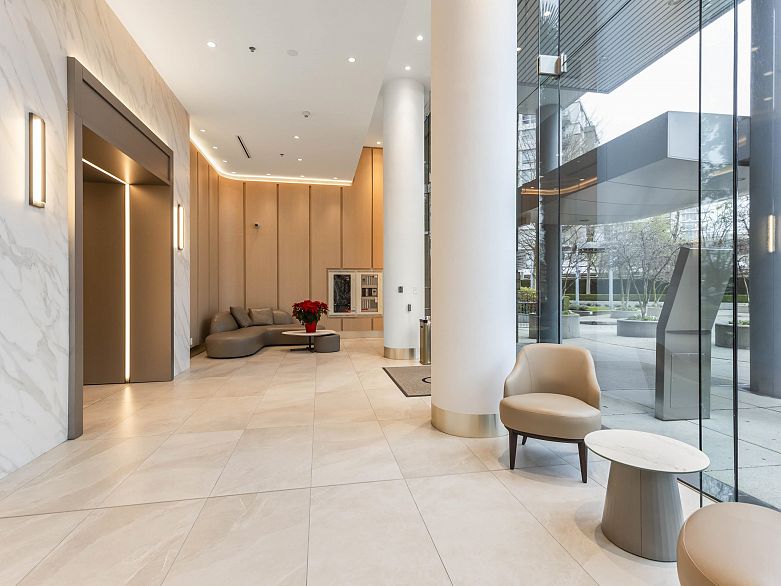 3805 1033 Marinaside Crescent