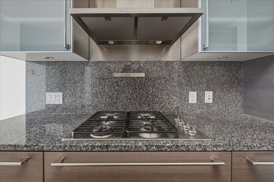 2206 1111 Alberni Street