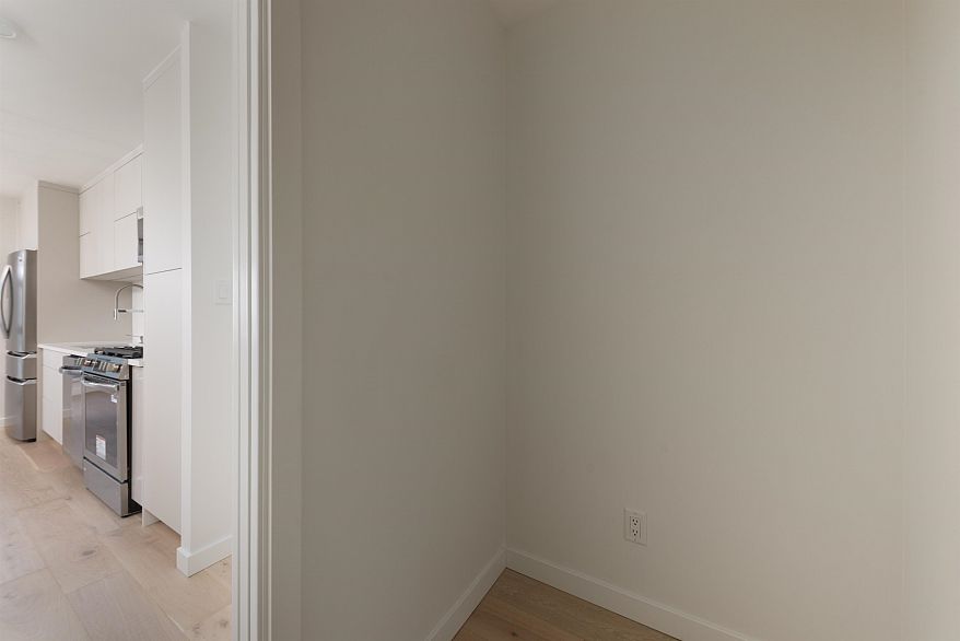 1403 989 Beatty Street