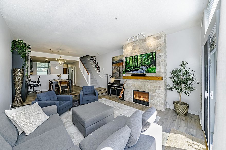 2162 E Kent Avenue South