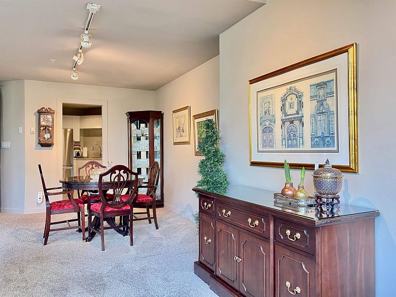 301 1888 Alberni Street