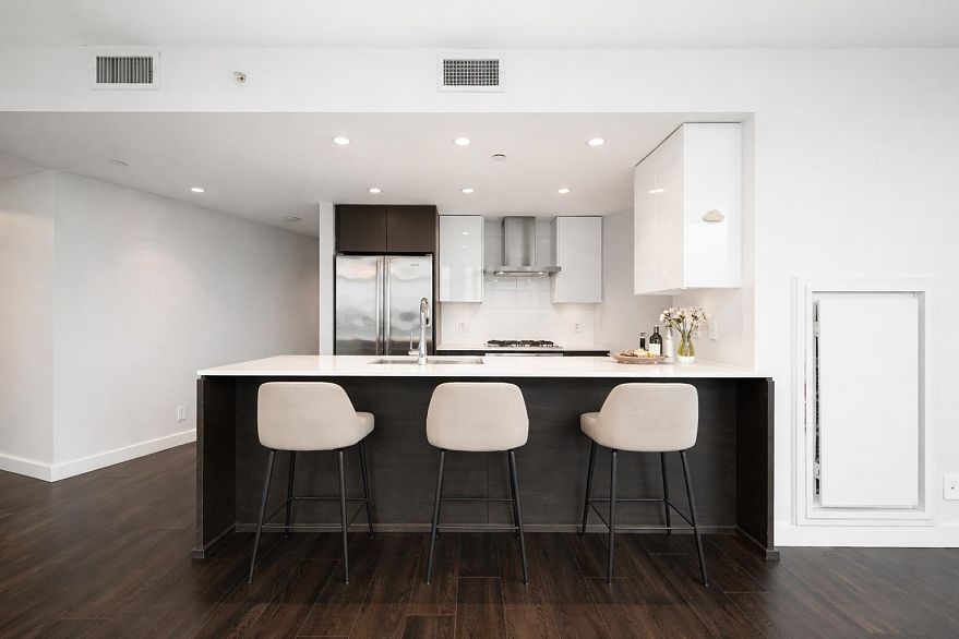 1726 1618 Quebec Street