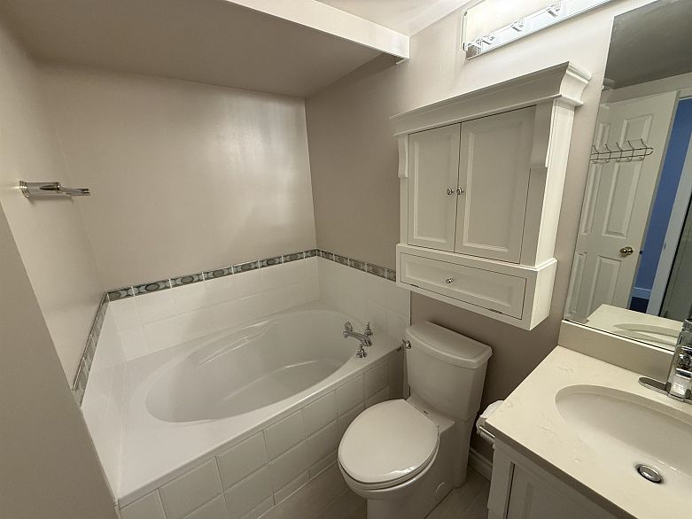 211 5723 Balsam Street