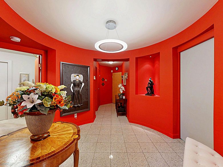 301 1888 Alberni Street