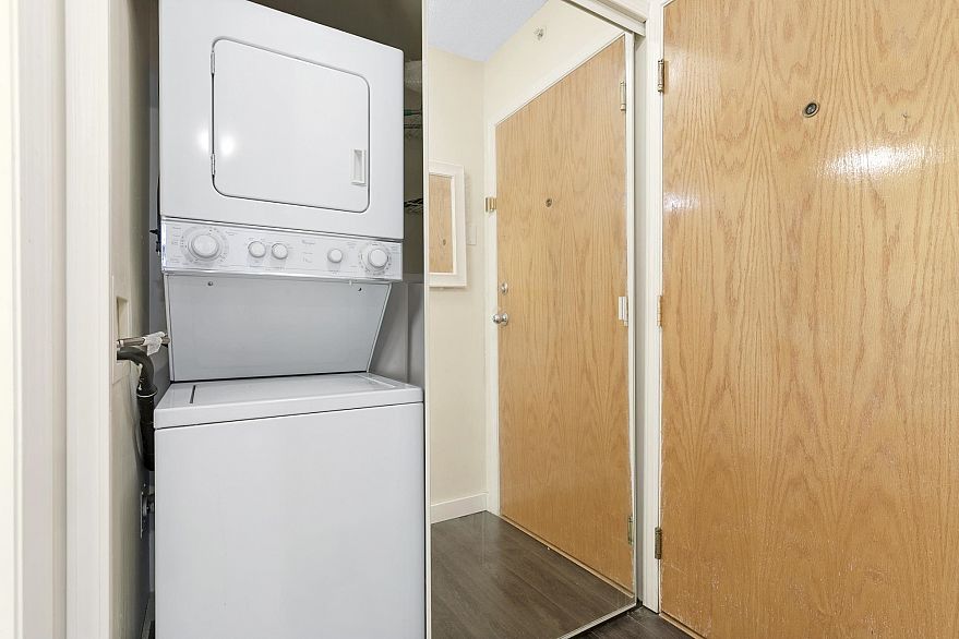 2010 939 Homer Street