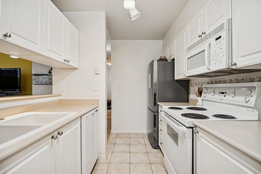 206 2490 W 2nd Avenue