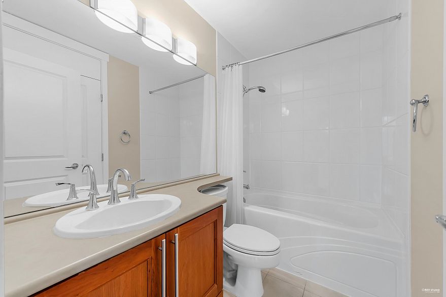 609 4685 Valley Drive