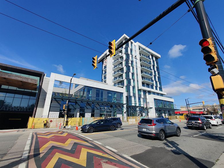 308 8415 Granville Street