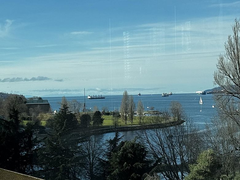 806 1005 Beach Avenue