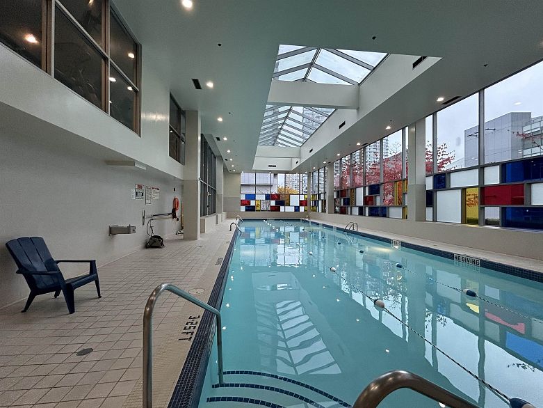 717 161 W Georgia Street