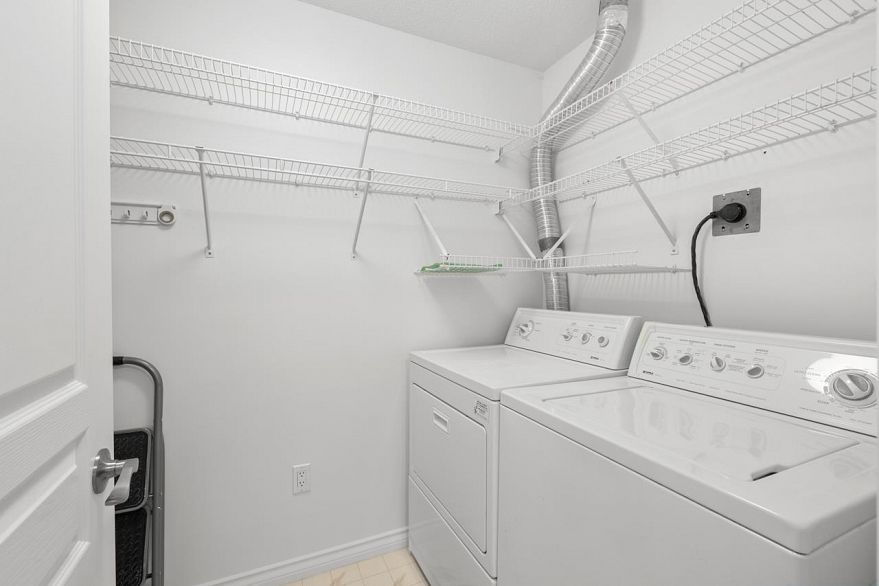 207 5760 Hampton Place