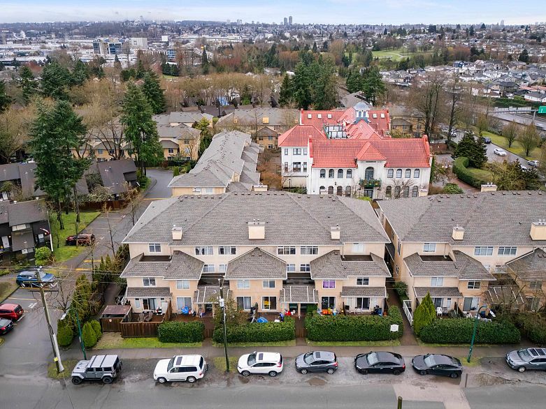 15 3428 Adanac Street