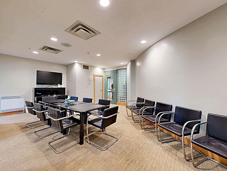 301 1888 Alberni Street