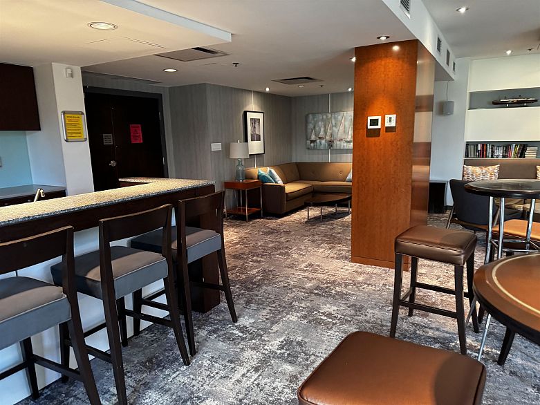 806 1005 Beach Avenue