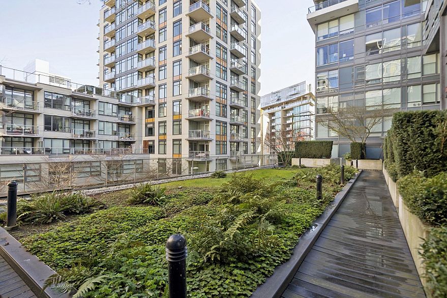 220 1783 Manitoba Street