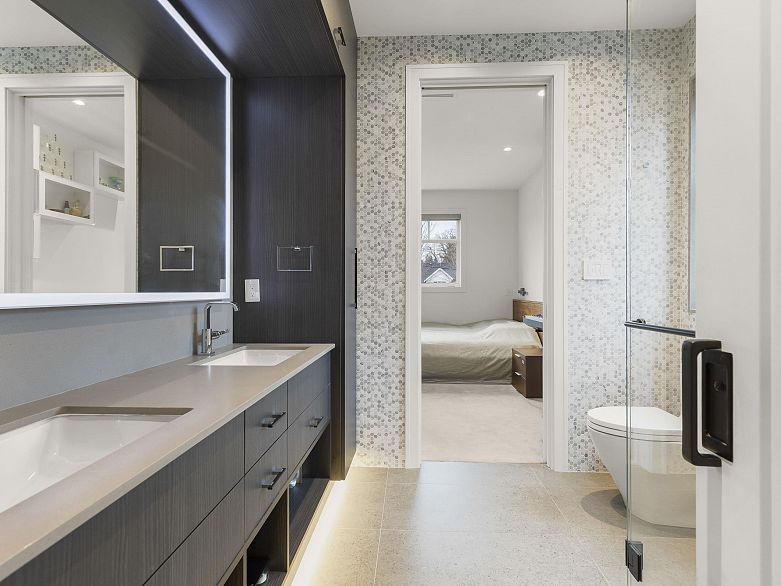 6021 Collingwood Place