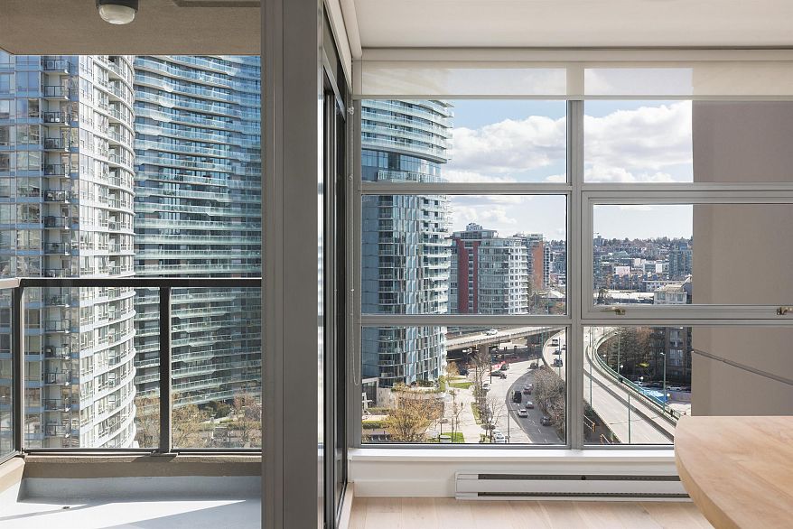 1403 989 Beatty Street