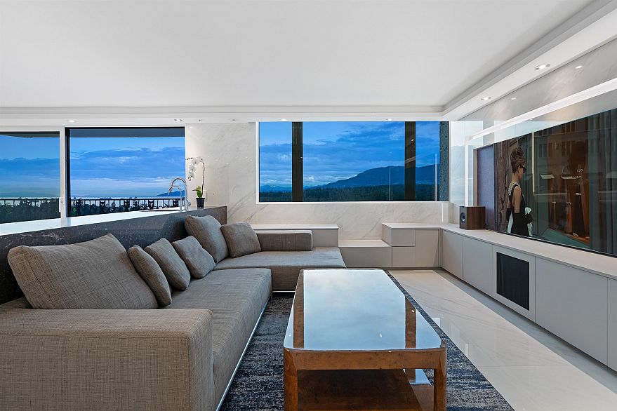 1501 845 Chilco Street