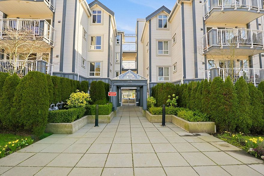 PH2 2736 Victoria Drive