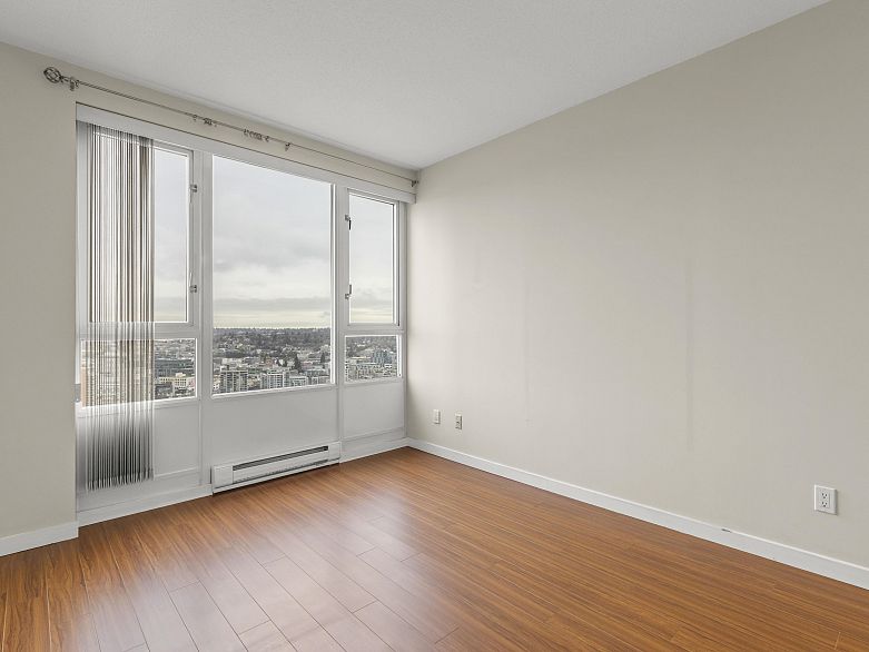 3805 1033 Marinaside Crescent